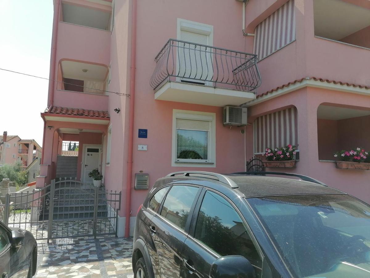 Apartments Zaharija Ровин Екстериор снимка